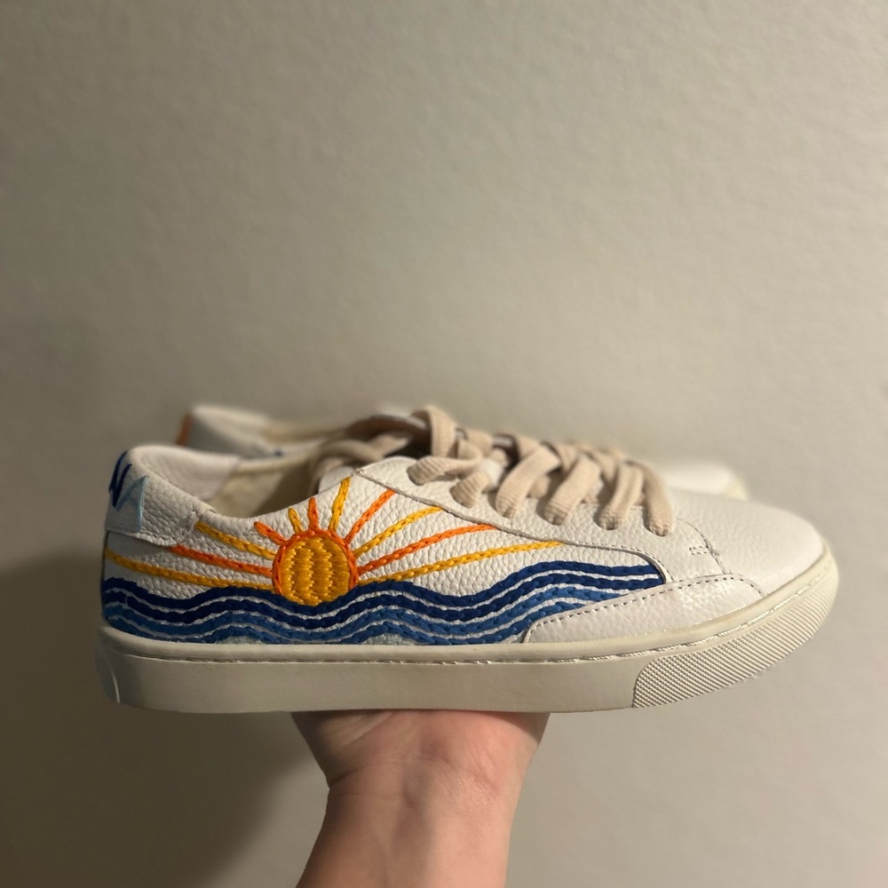 NEW Soludos sneakers